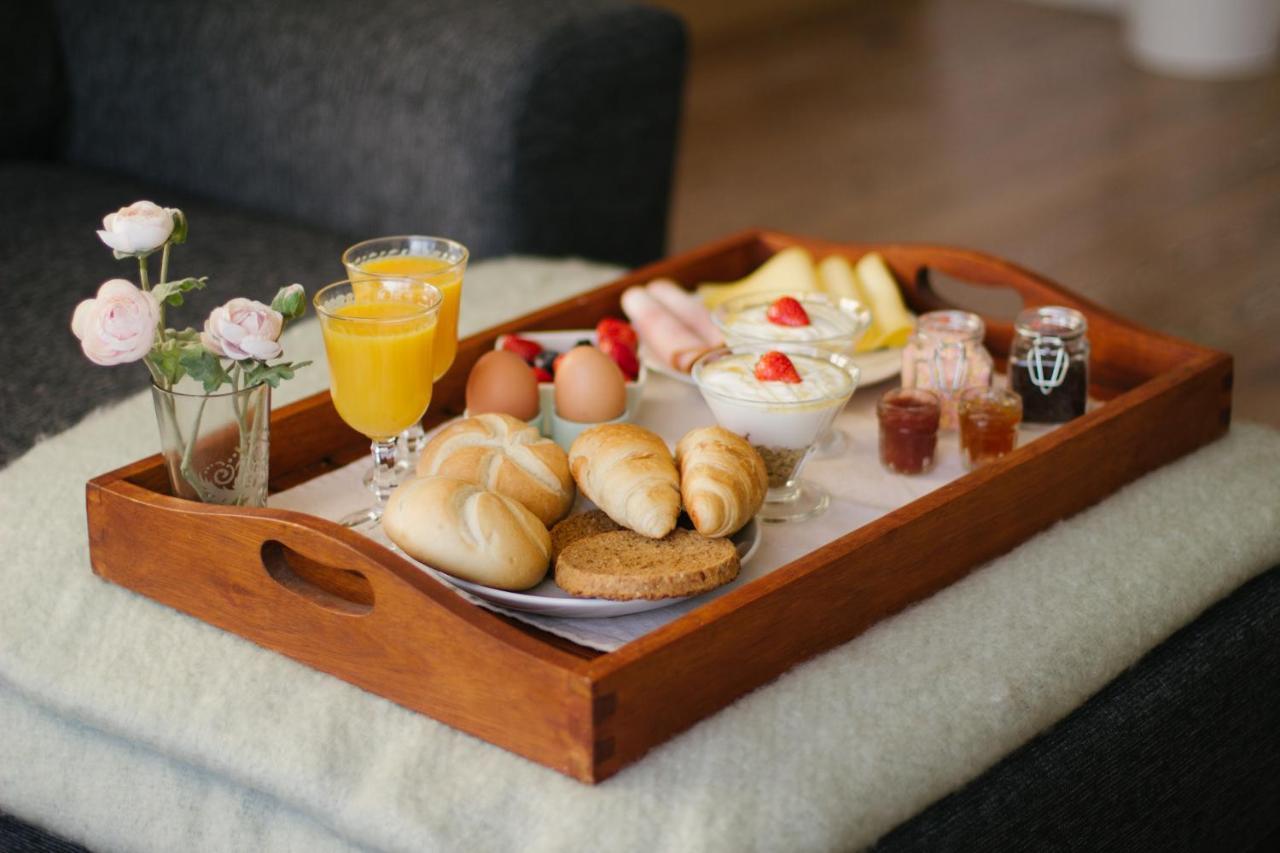T'Hus Bed & Breakfast Katlijk ภายนอก รูปภาพ