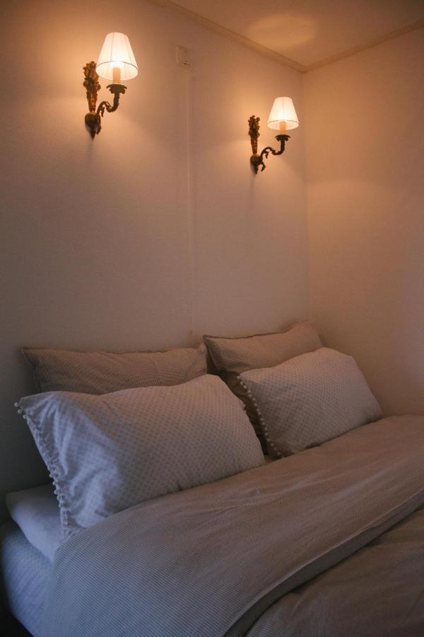 T'Hus Bed & Breakfast Katlijk ภายนอก รูปภาพ