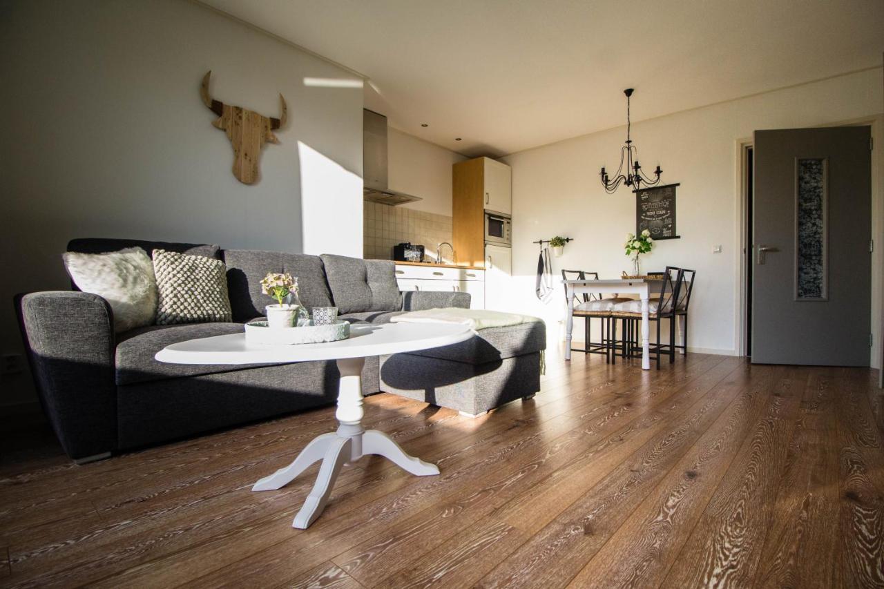 T'Hus Bed & Breakfast Katlijk ภายนอก รูปภาพ