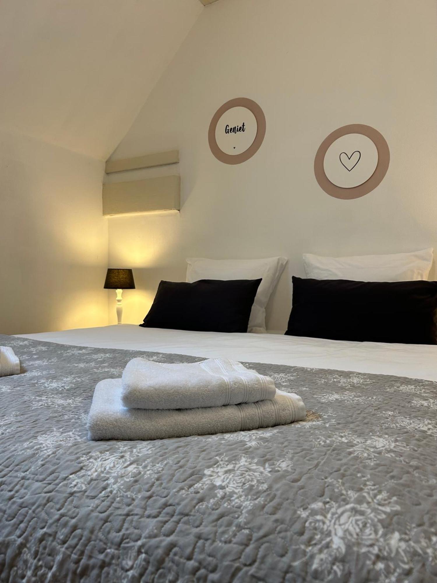 T'Hus Bed & Breakfast Katlijk ภายนอก รูปภาพ